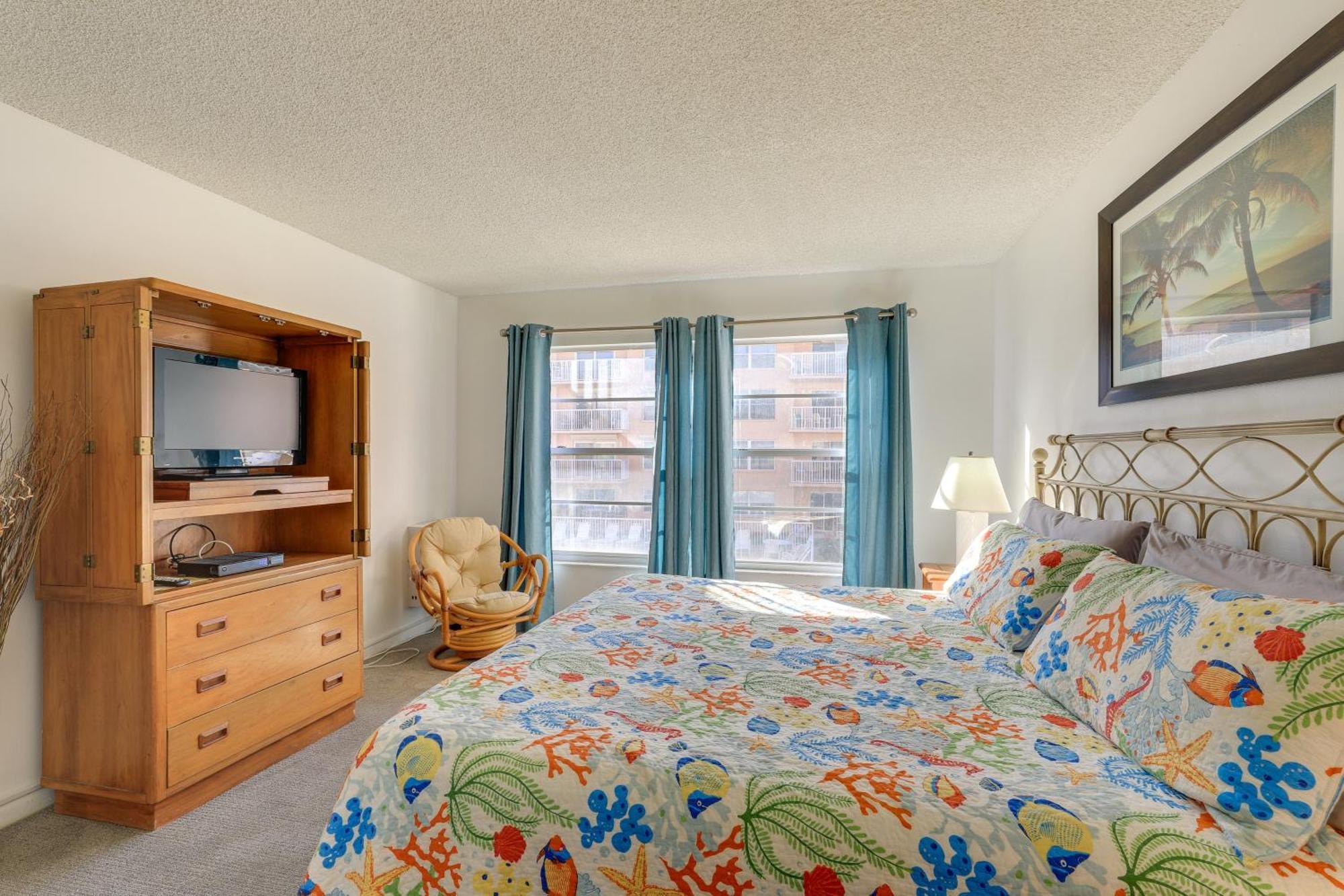 Central Cocoa Beach Condo With View, Steps To Beach! Kültér fotó
