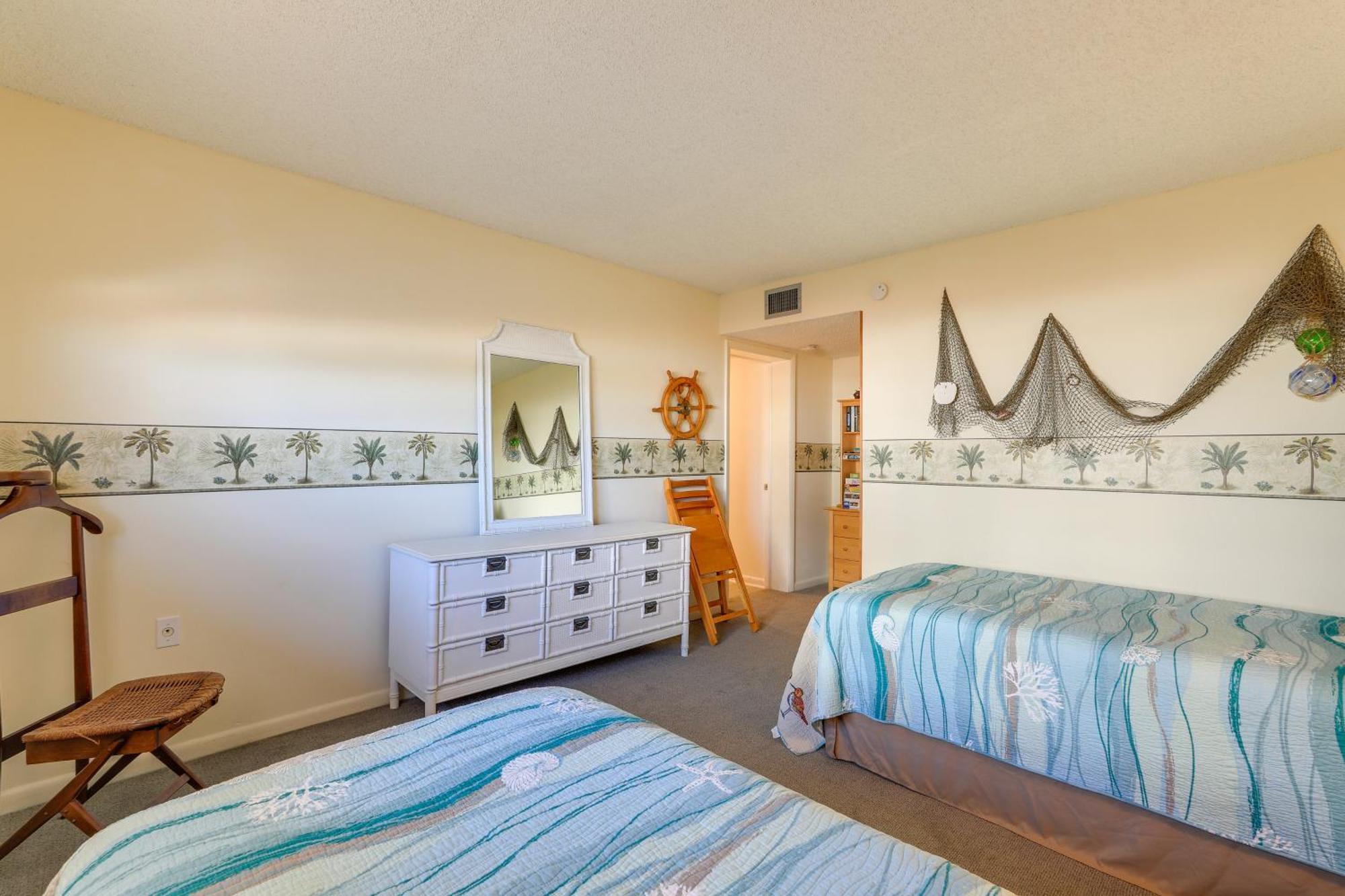 Central Cocoa Beach Condo With View, Steps To Beach! Kültér fotó