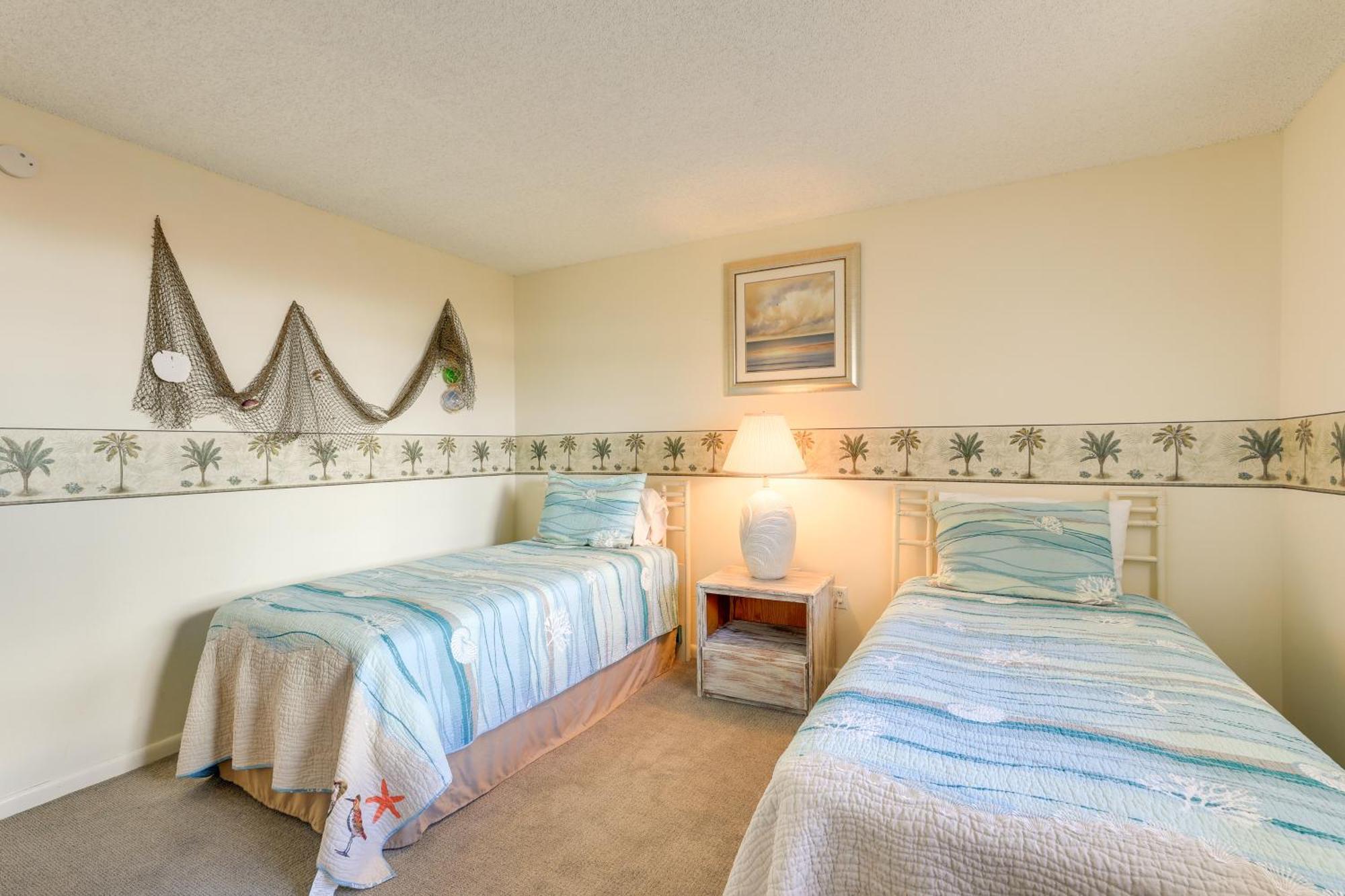 Central Cocoa Beach Condo With View, Steps To Beach! Kültér fotó
