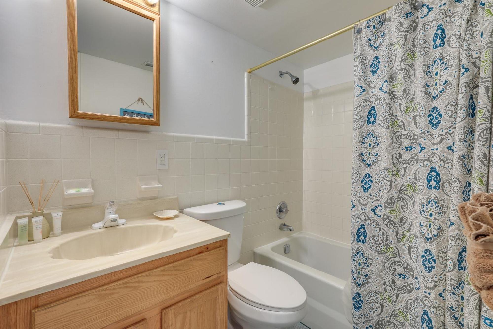 Central Cocoa Beach Condo With View, Steps To Beach! Kültér fotó