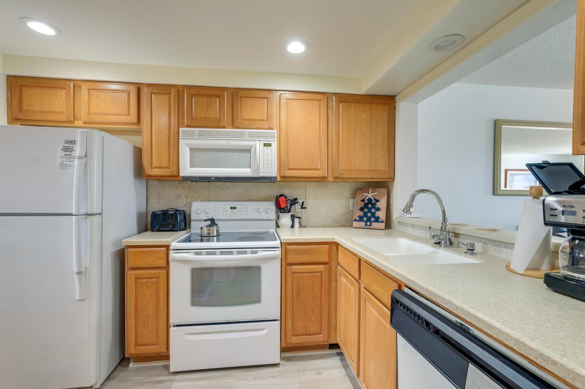 Central Cocoa Beach Condo With View, Steps To Beach! Kültér fotó