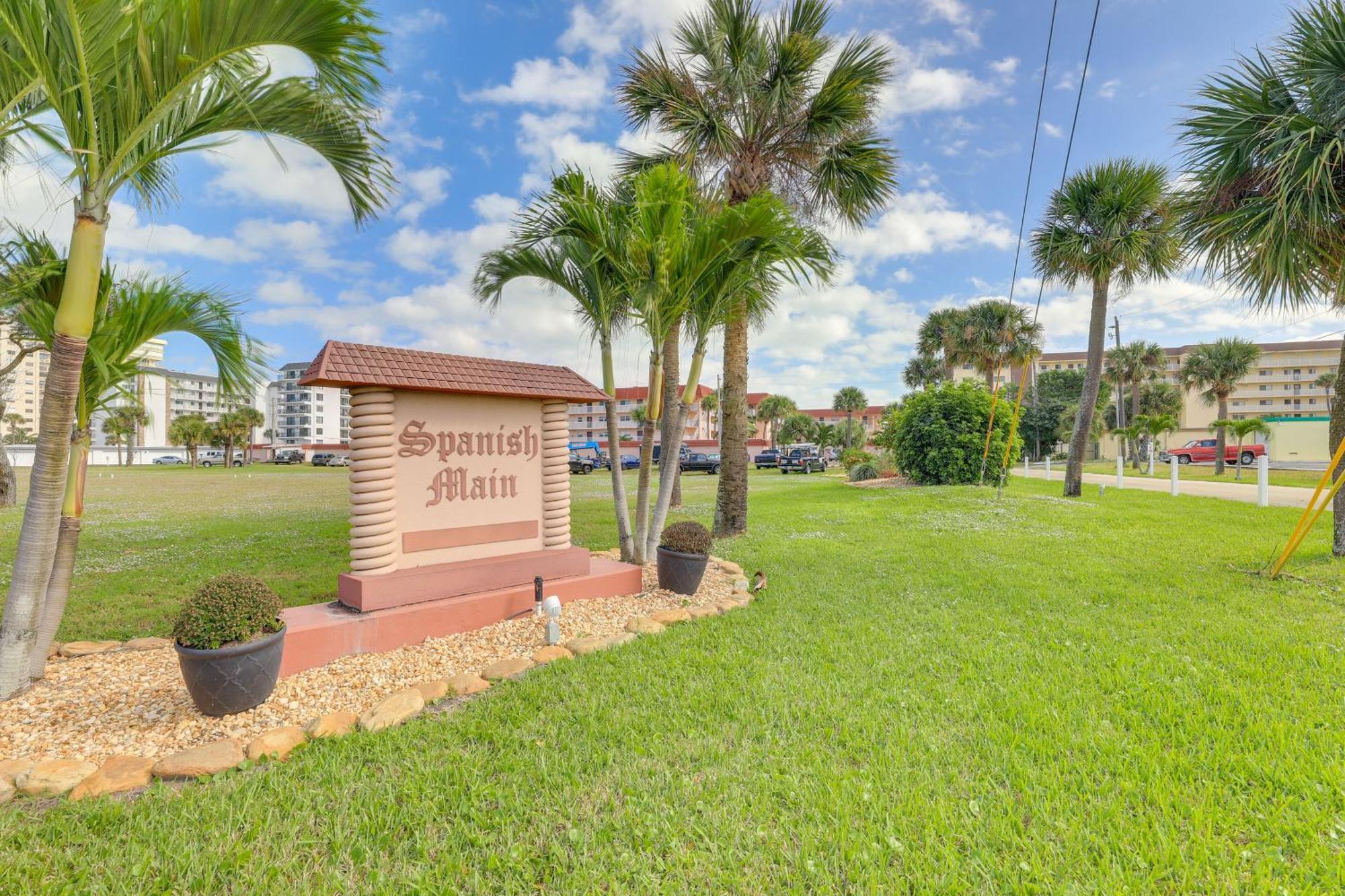 Central Cocoa Beach Condo With View, Steps To Beach! Kültér fotó