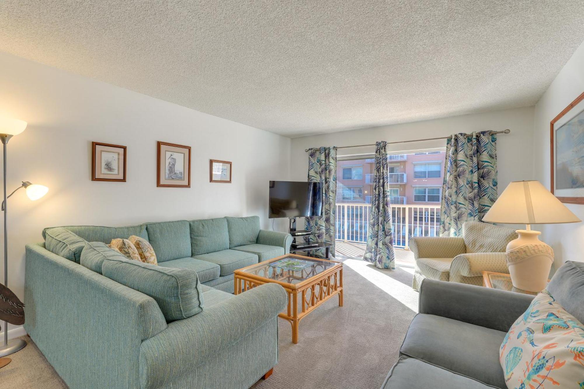 Central Cocoa Beach Condo With View, Steps To Beach! Kültér fotó