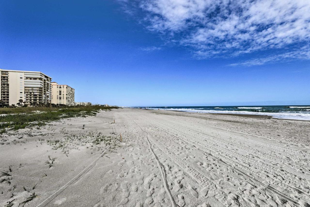 Central Cocoa Beach Condo With View, Steps To Beach! Kültér fotó